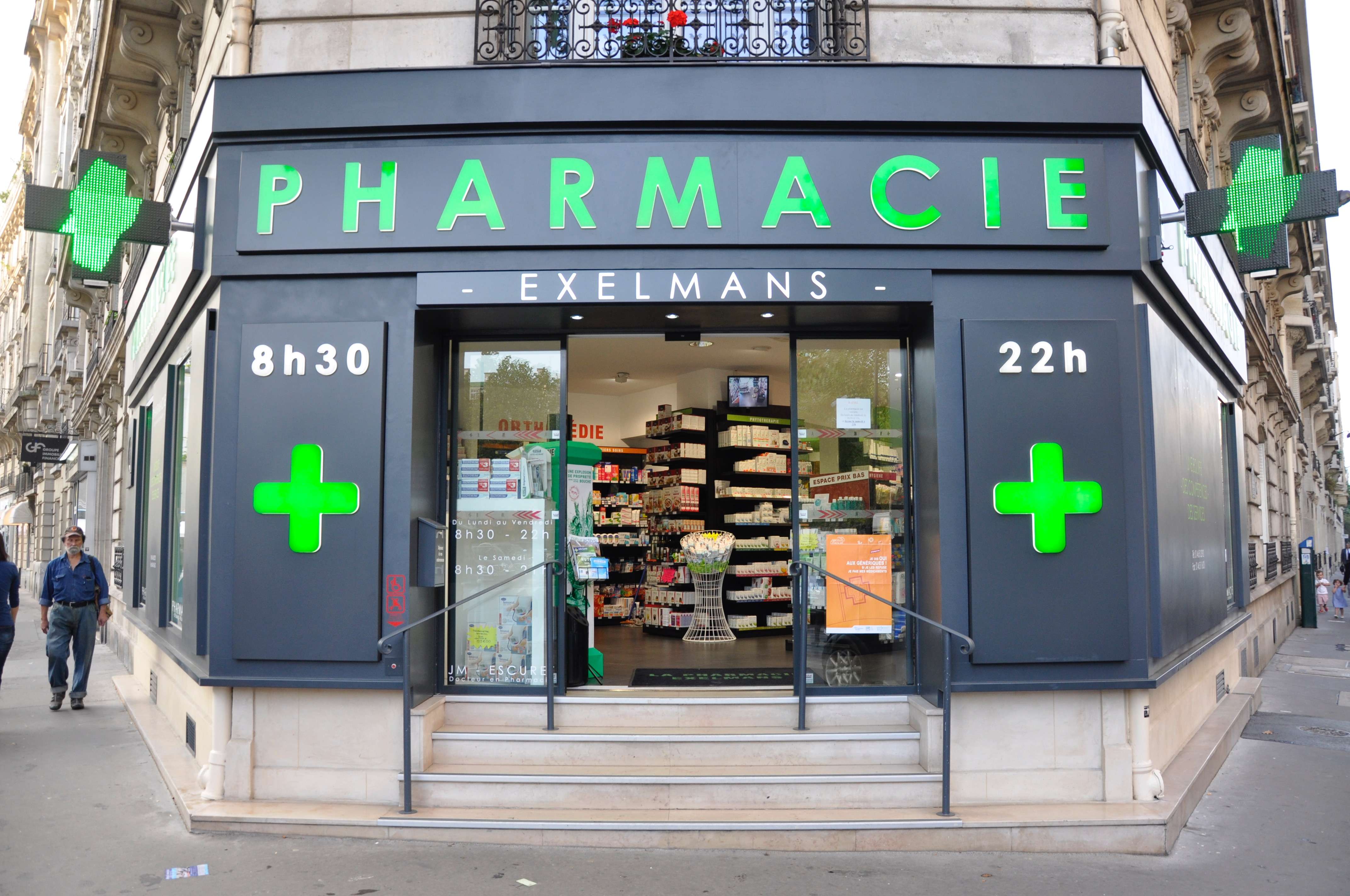 Enseigne pharmacie Paris